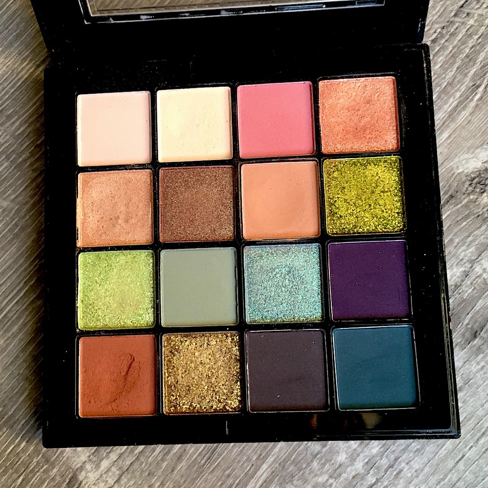 NYX ULTIMATE PROFESSIONAL SHADOW PALETTE